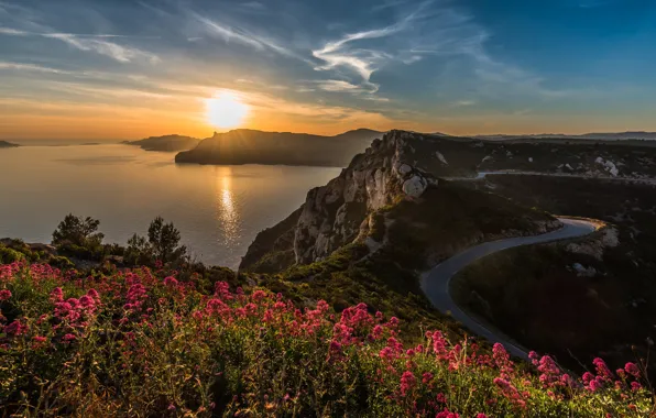 Picture road, sea, summer, the sun, clouds, rays, light, sunset